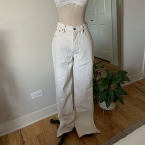 Abercrombie and Fitch Ultra High Rise 90s Straight Jeans
